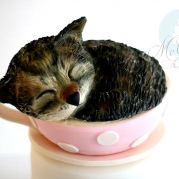 Kitty in a Teacup Cake