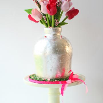 Tulip Vase Cake Full View